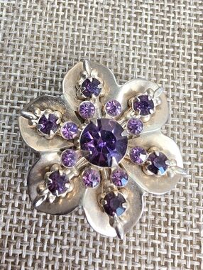 Vintage Purple Rhinestone Flower Brooch Pin Gold Tone Mid Century Statement